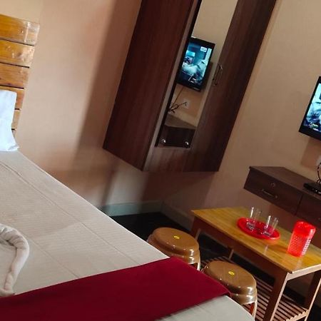 J J Residency Hotel Pondicherry Exterior photo
