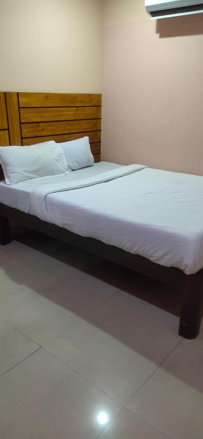 J J Residency Hotel Pondicherry Exterior photo