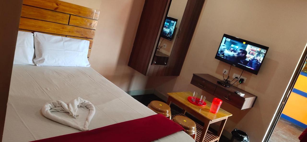 J J Residency Hotel Pondicherry Exterior photo